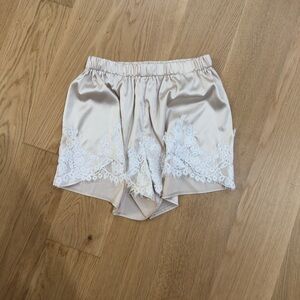 Elegant Cream Lace Women's Shorts